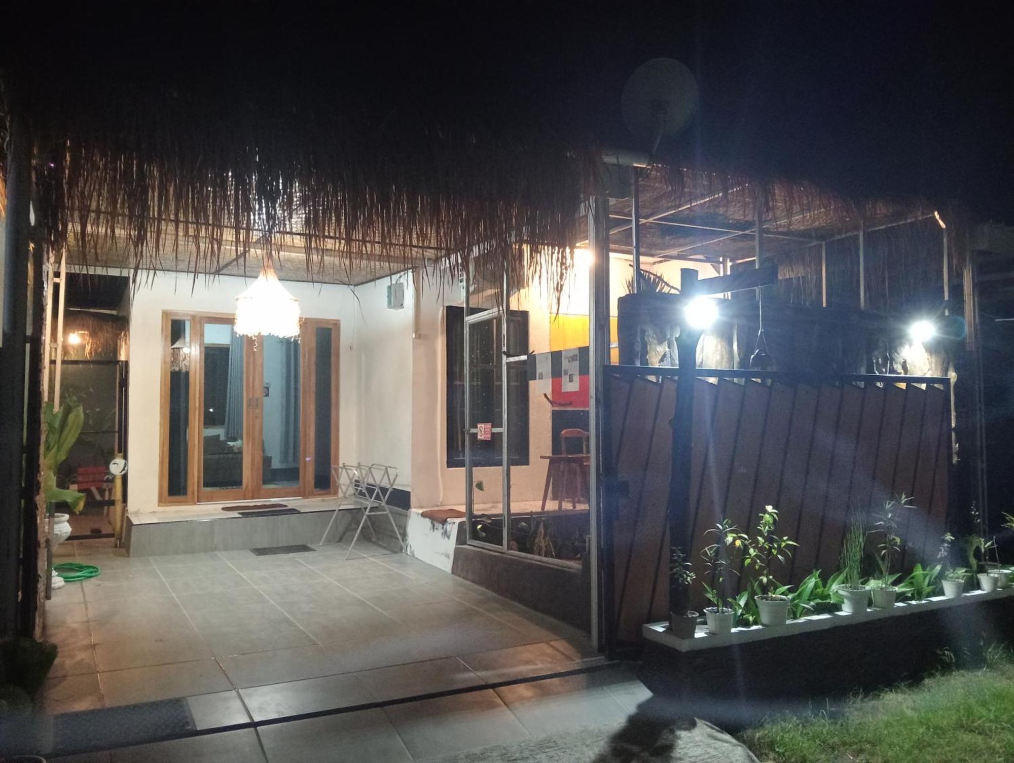 Villa Btn Mahkota Pemenang 13 Tamarin 3A Esterno foto